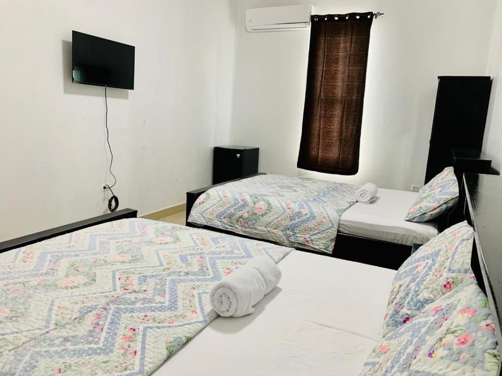 Coastal Bay Suite & Golf Cart Rental San Pedro  Extérieur photo